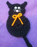 Halloween crochet pattern to make a Black Cat magnet